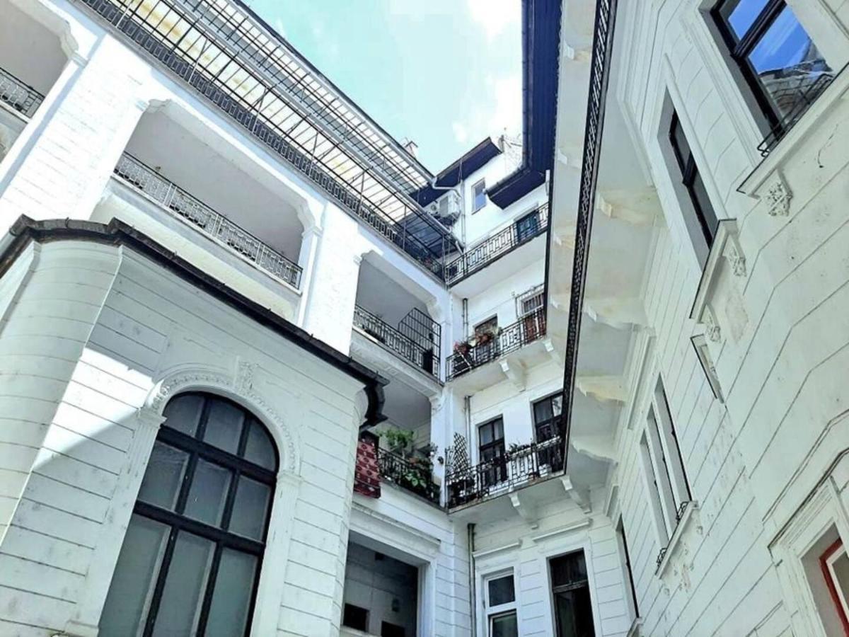 Bourgeois Elegance In The Heart Of ブダペスト エクステリア 写真